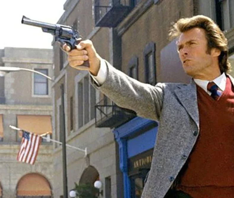 Clint Eastwood firing a .44 Magnum Model 29  on the movie Dirty Harry (1971)